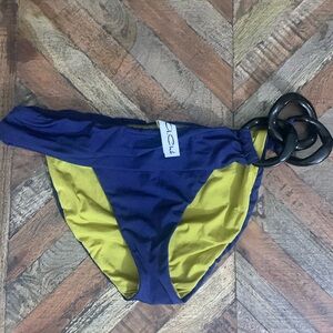 Ache hipster bikini bottoms size small . NWOT pretty pattern
